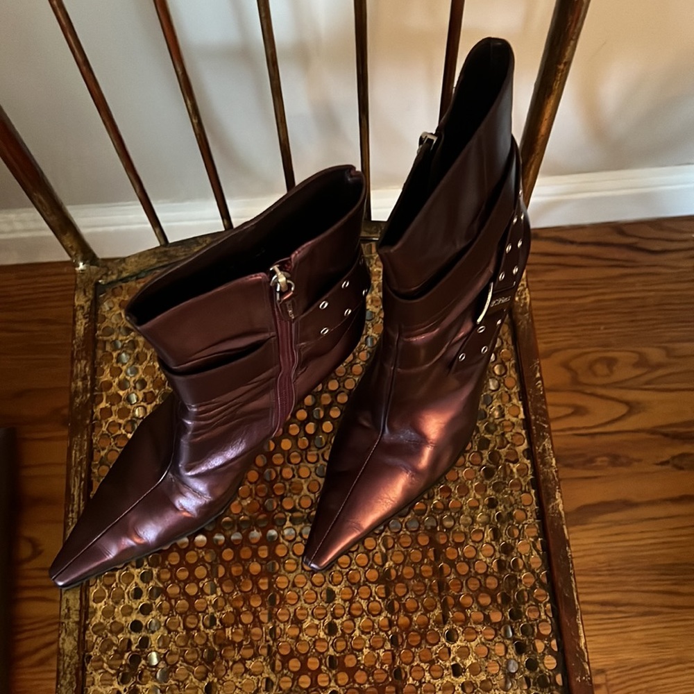 BCBGIRLS Purple Pearl Metallic Stiletto Boot - Picture 6 of 11